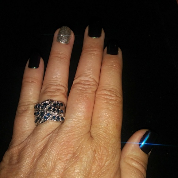 Size 8 ring💍😁 - Picture 4 of 6